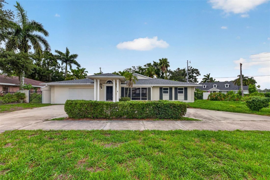 House in St. Petersburg, Florida, United States 5 - 18656980