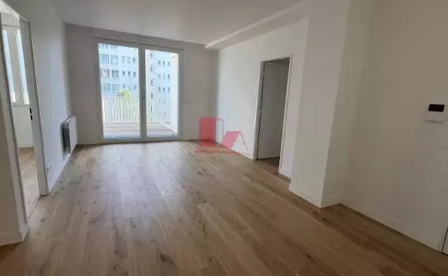 Apartment in Espaces Jeunes, Issy-les-Moulineaux, France 1