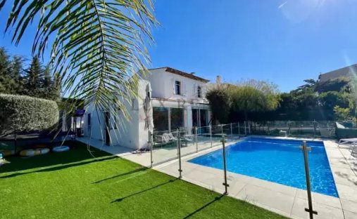 House in Route de Grasse, Villeneuve-Loubet, France 1