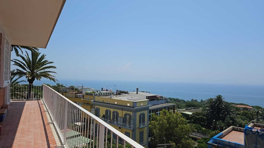 Apartment in Posillipo, Naples, Campania 1 - 17310156
