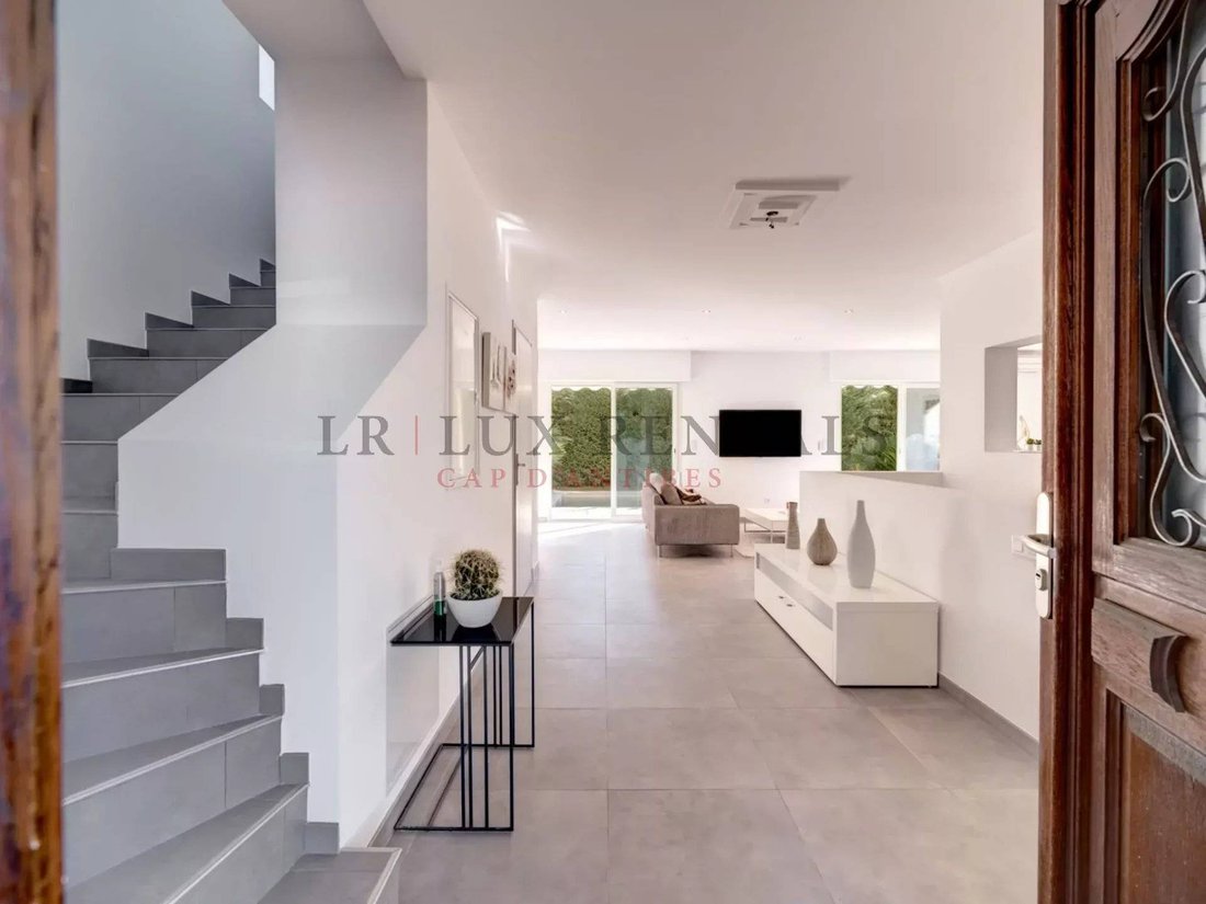 Villa in Fontmerle, Antibes, France 3 - 17480526