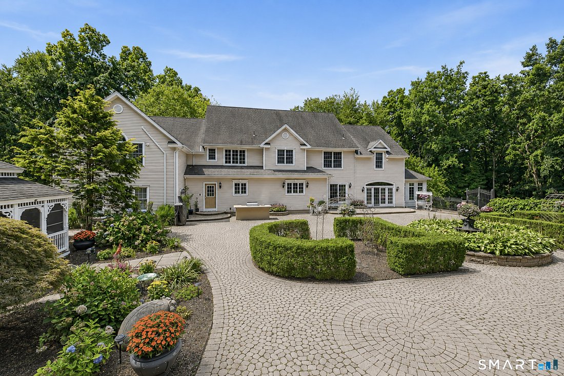 House in Southington, Connecticut, United States 4 - 18657045