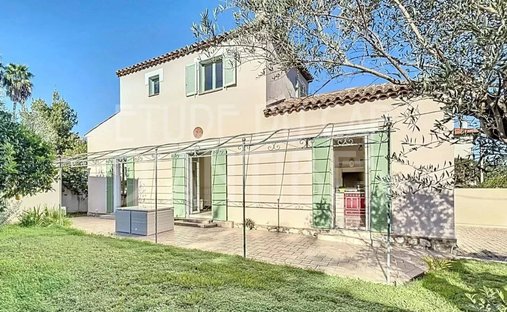 Villa in Fontmerle, Antibes, France 1