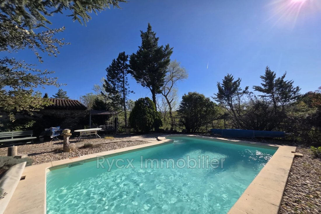 Villa in Gordes, Provence-Alpes-Côte d'Azur, France 4 - 18657613