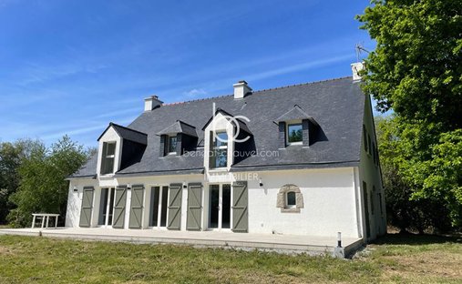 House in Saint-Gildas-de-Rhuys, Brittany, France 1