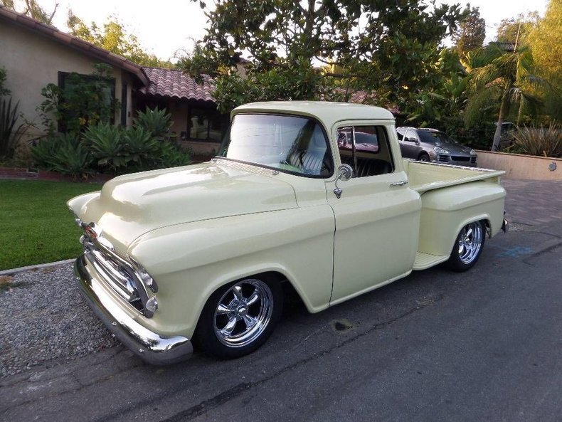 Pickup in Glendale, United States 4 - 18656816