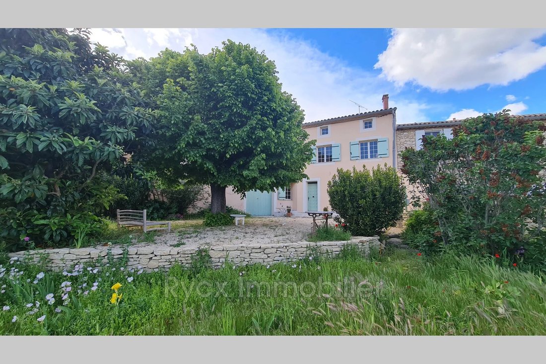 Villa in Saint-Saturnin-lès-Apt, Provence-Alpes-Côte d'Azur, France 4 - 18657595
