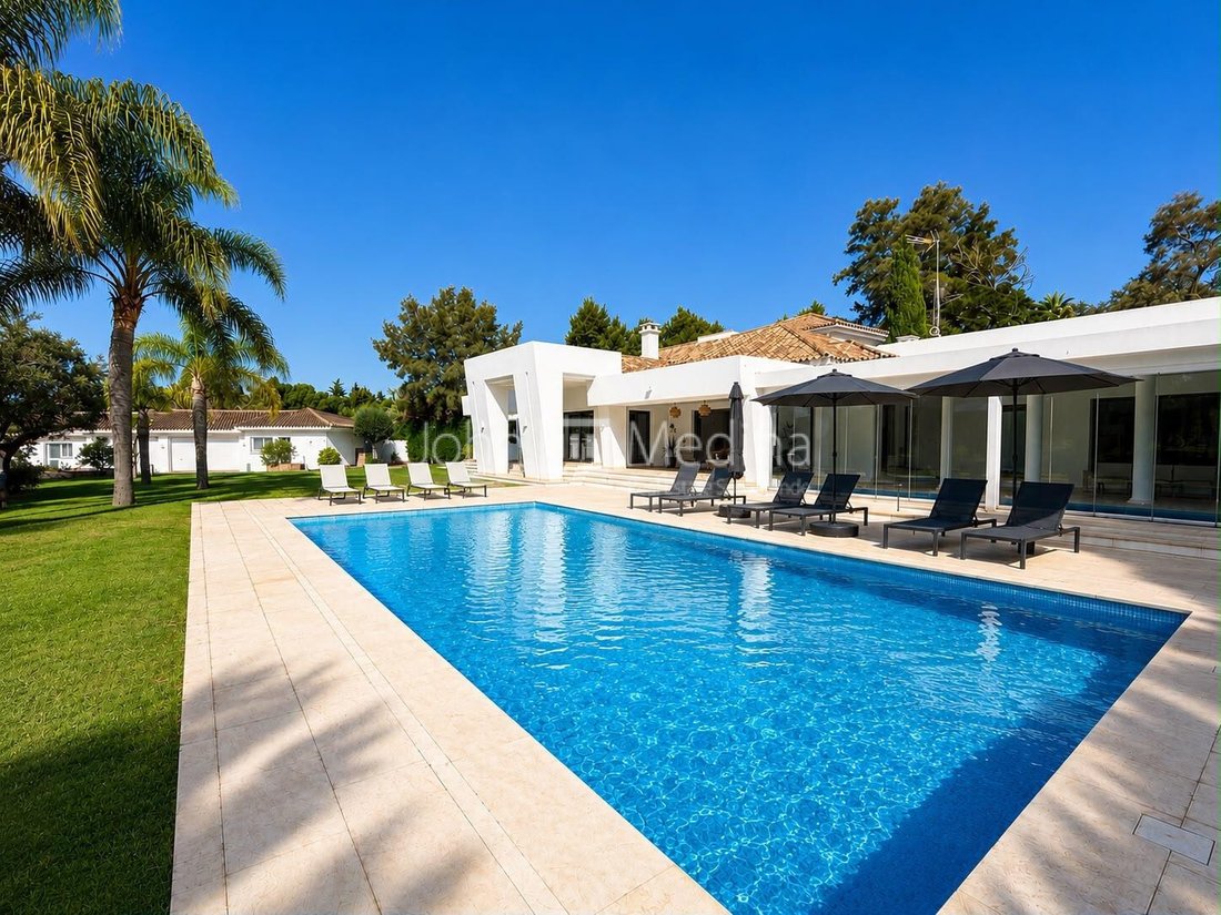 Villa in Sotogrande, San Roque, Andalusia 1 - 18656704
