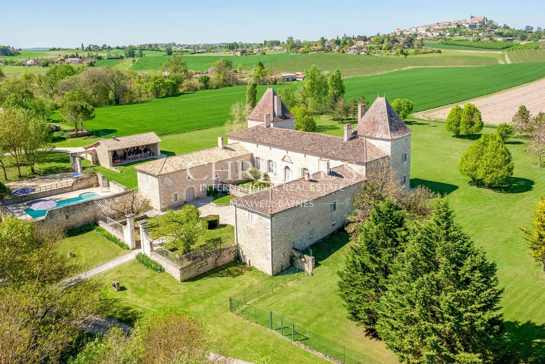 Castle in Centre Technique Municipal-Centre de Loisirs Jules Ferry, Agen, France 2 - 18657950