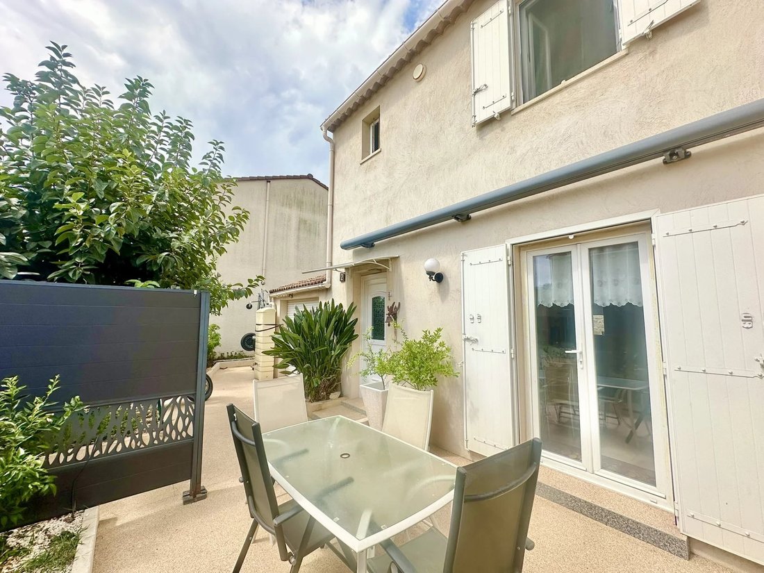 House in Ville Nouvelle-La Plaine-Le Planet, Carros, France 2 - 18658183