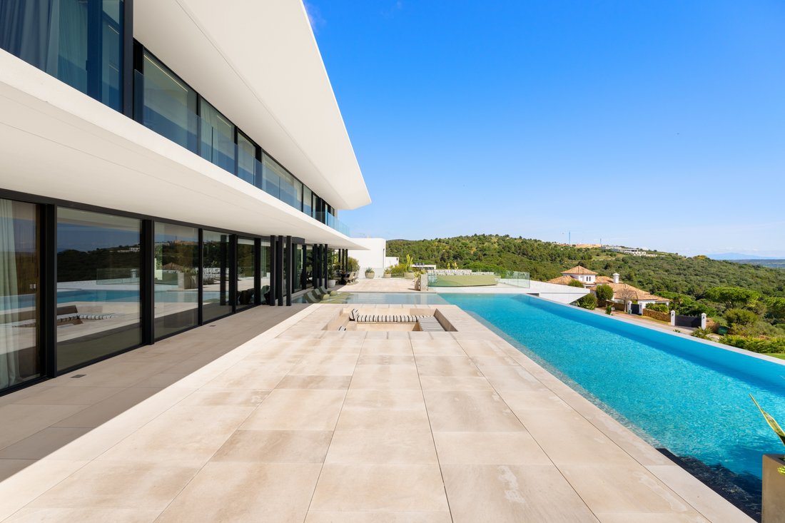 Villa in Sotogrande, San Roque, Andalusia 2 - 18658219