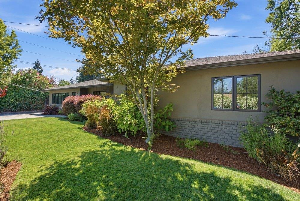 House in Los Altos Hills, California, United States 2 - 18658002