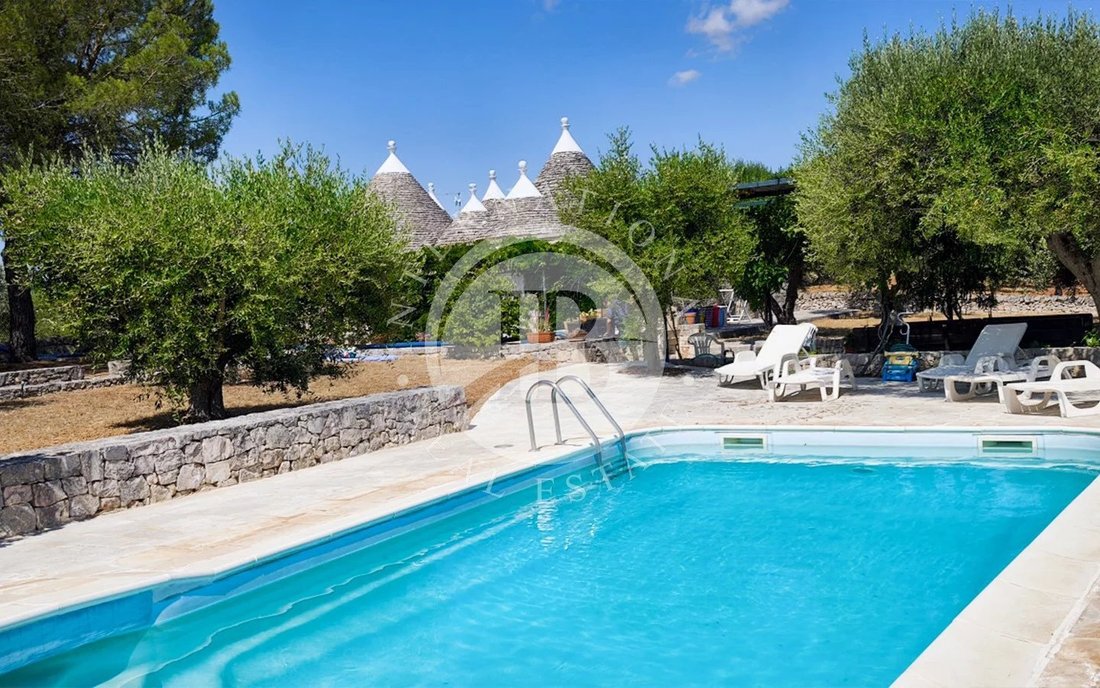 Villa in Locorotondo, Apulia, Italy 1 - 18658132