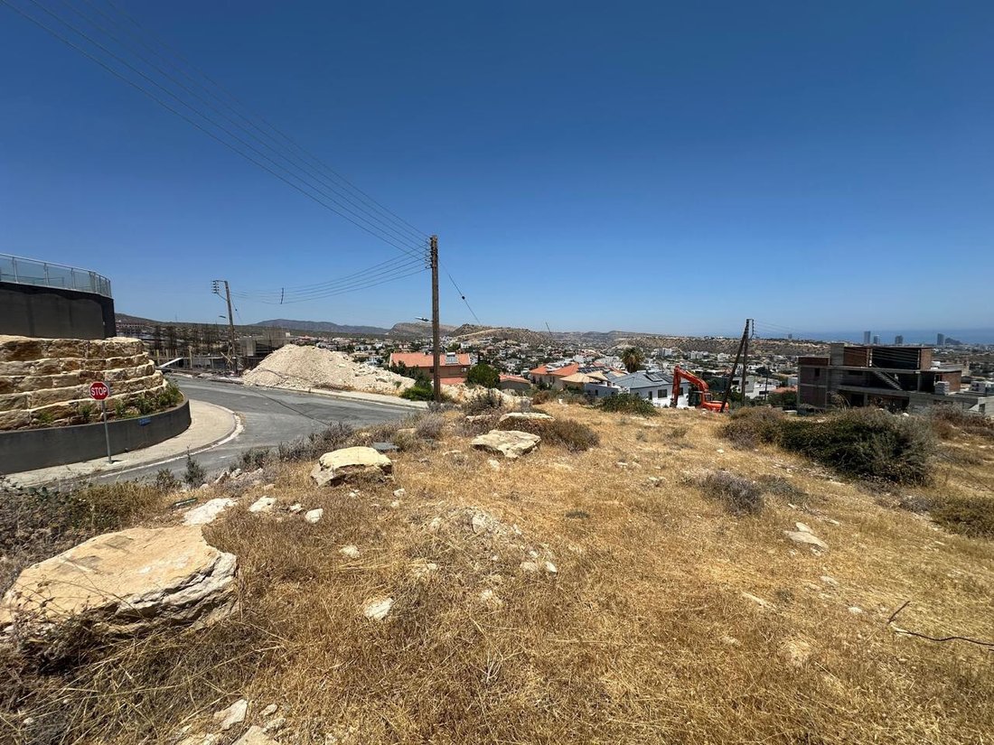 Land in Agios Athanasios, Limassol, Cyprus 4 - 18658528