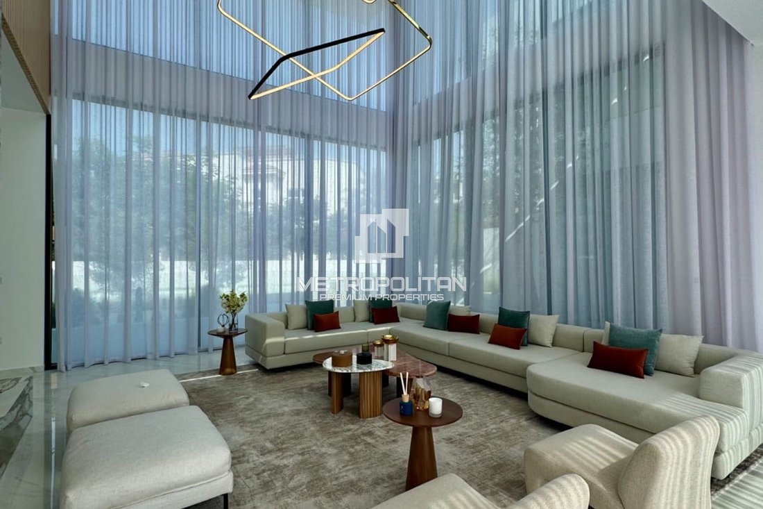 Villa in Hadaeq Sheikh Mohammed Bin Rashid, Dubai, United Arab Emirates 2 - 18099144