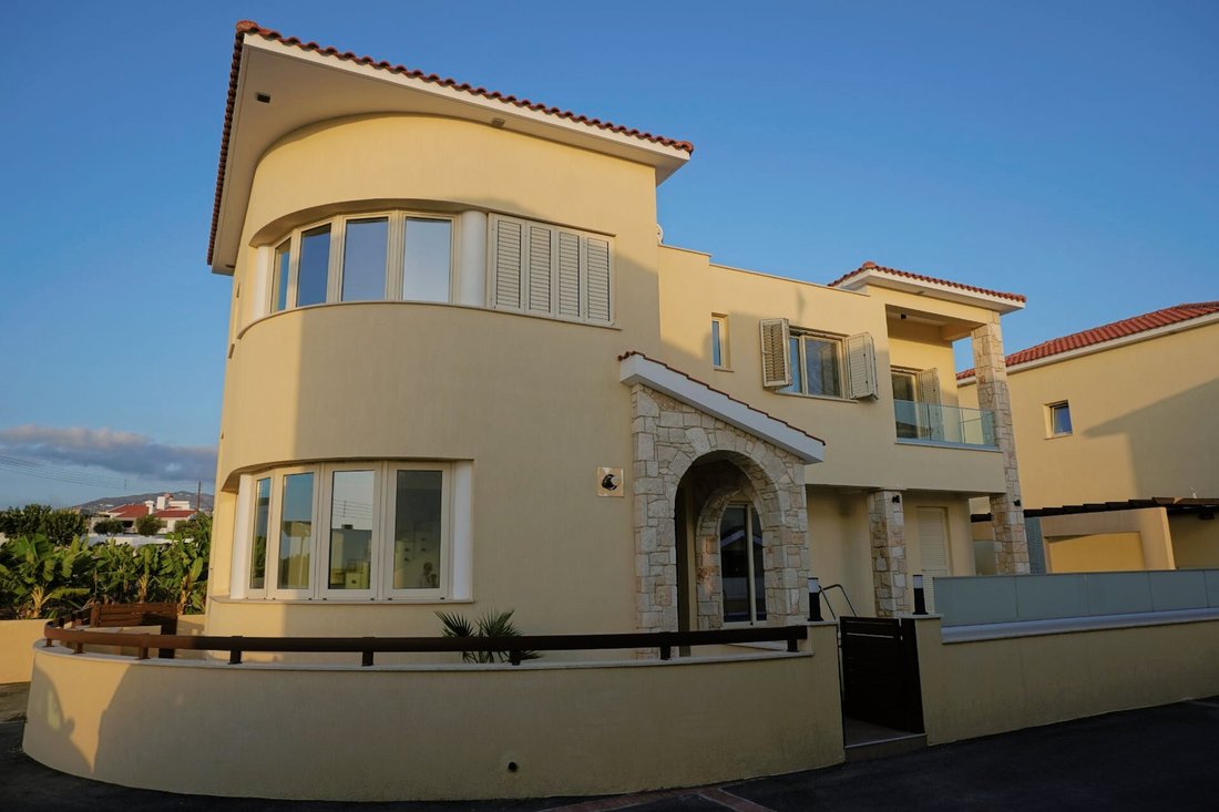 Villa in Kissonerga, Paphos, Cyprus 1 - 16374559