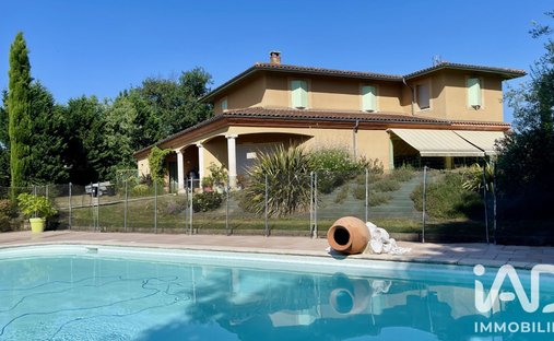 House in La Réole, Nouvelle-Aquitaine, France 1