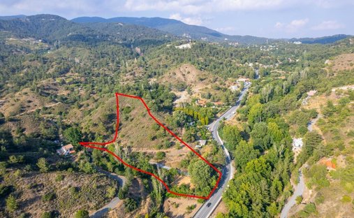 Land in Kato Platres, Limassol, Cyprus 1