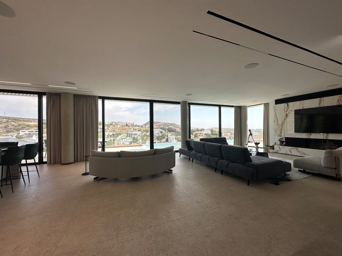Villa in Agios Athanasios, Limassol, Cyprus 2 - 18658152