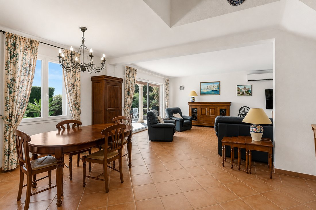 House in Nartelle-Noyer-Bellevue-bd des Sardinaux, Sainte-Maxime, France 2 - 18658105