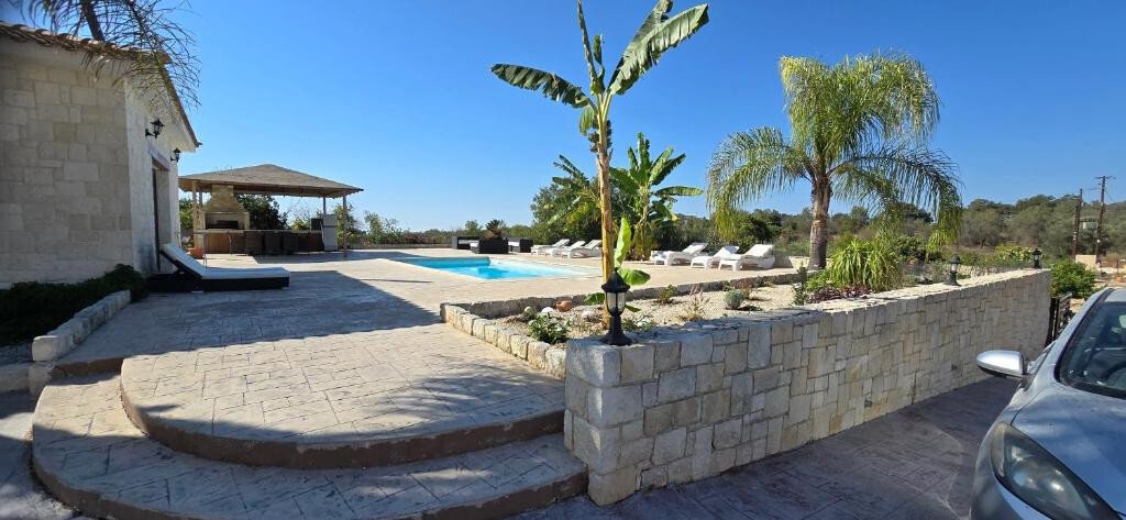 Bungalow in Lasa, Paphos, Cyprus 1 - 18658498