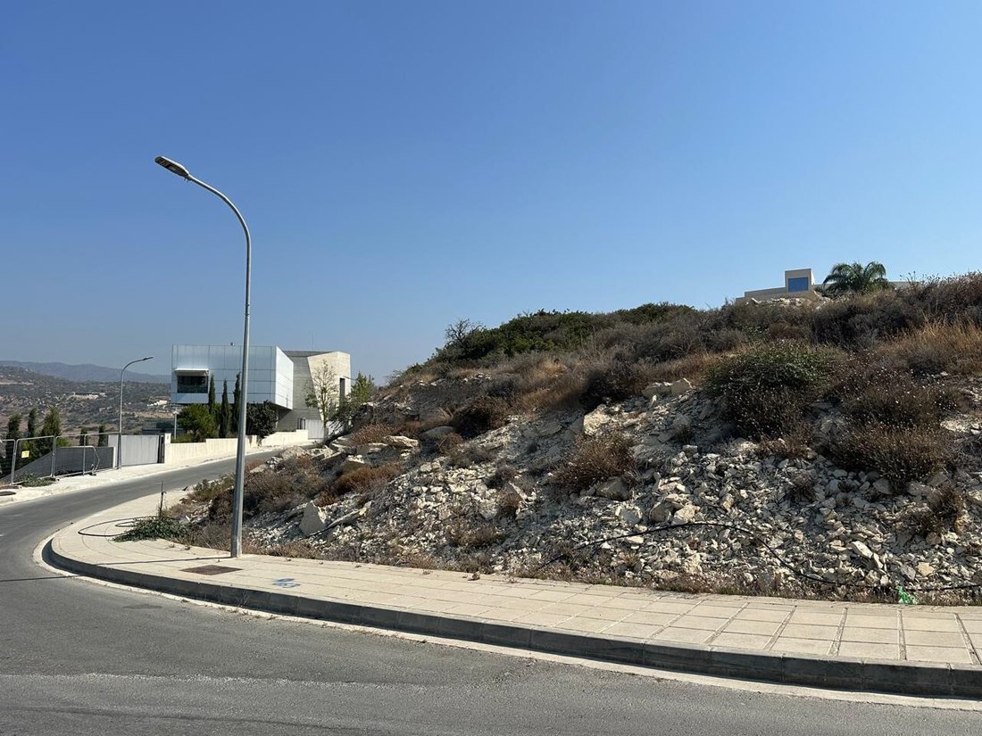 Land in Agios Tychon, Limassol, Cyprus 3 - 18658595