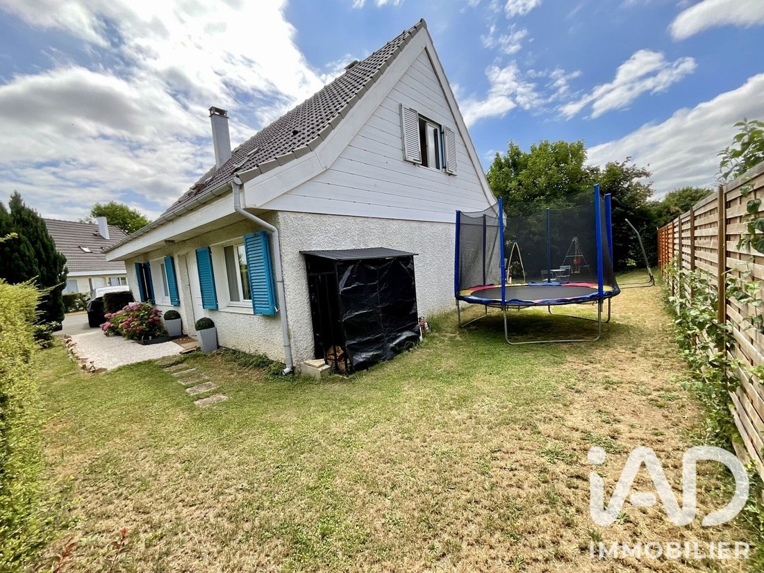 House in Centre Ville-Bouviers, Guyancourt, France 2 - 18659758