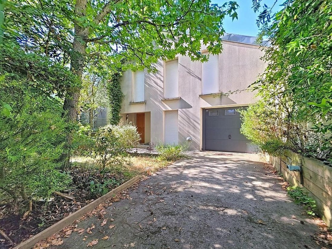 House in Les Lilas, Ile-de-France, France 1 - 18658683