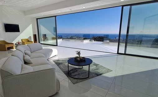 Villa in Agios Tychon, Limassol, Cyprus 1