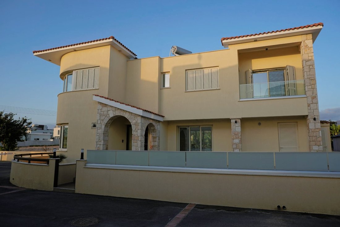 Villa in Kissonerga, Paphos, Cyprus 2 - 16374559