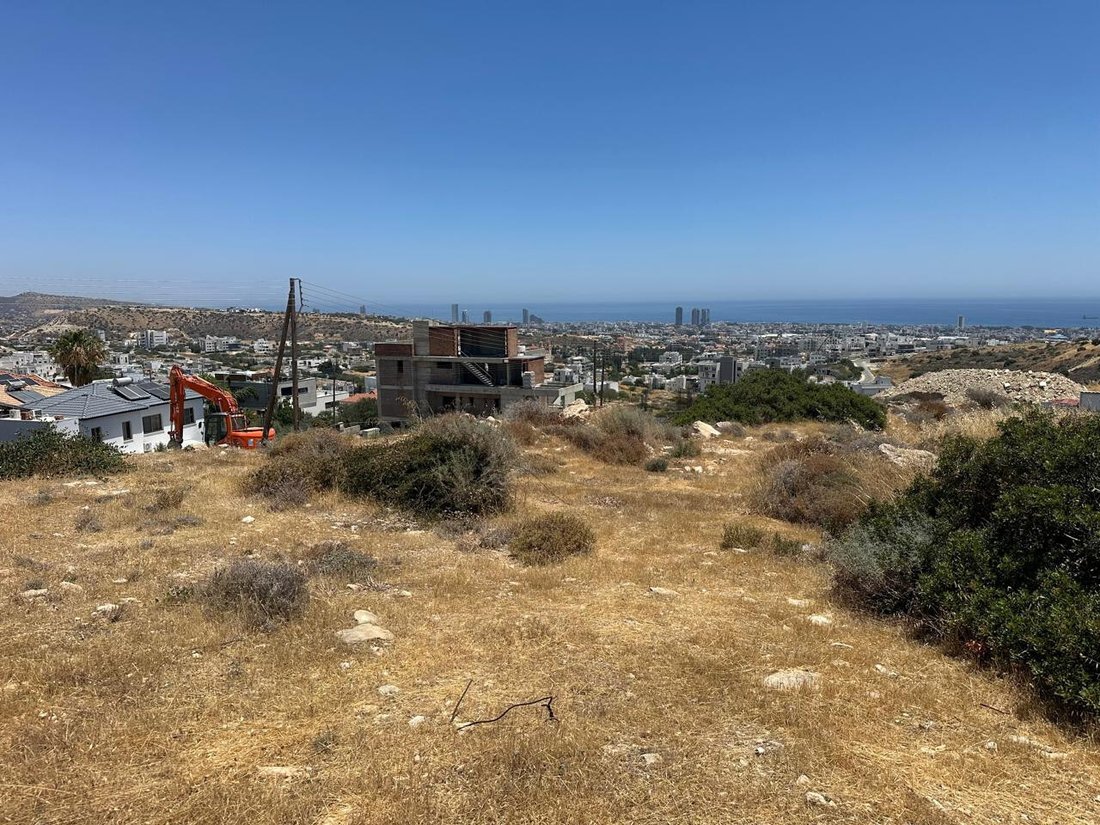 Land in Agios Athanasios, Limassol, Cyprus 2 - 18658528