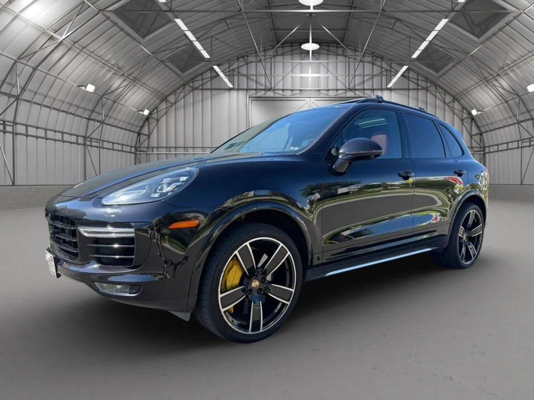 Suv in Orange, CA, United States 1 - 18573613