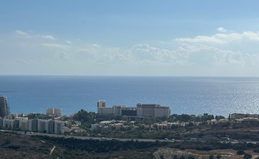 Terreno a Agios Tychon, Distretto di Limassol, Cipro 1