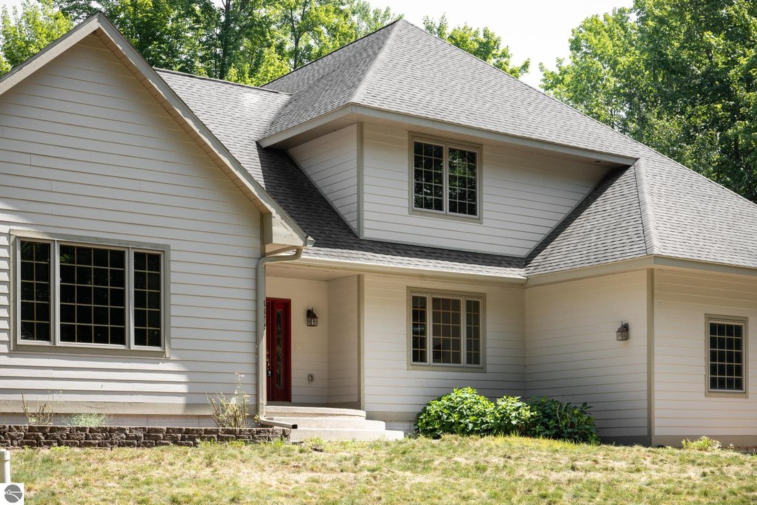 House in Williamsburg, Michigan, United States 1 - 18657972