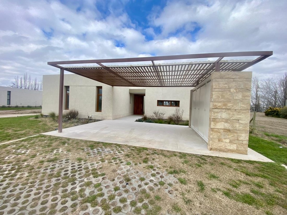 House in Neuquen, Neuquen, Argentina 3 - 18632813
