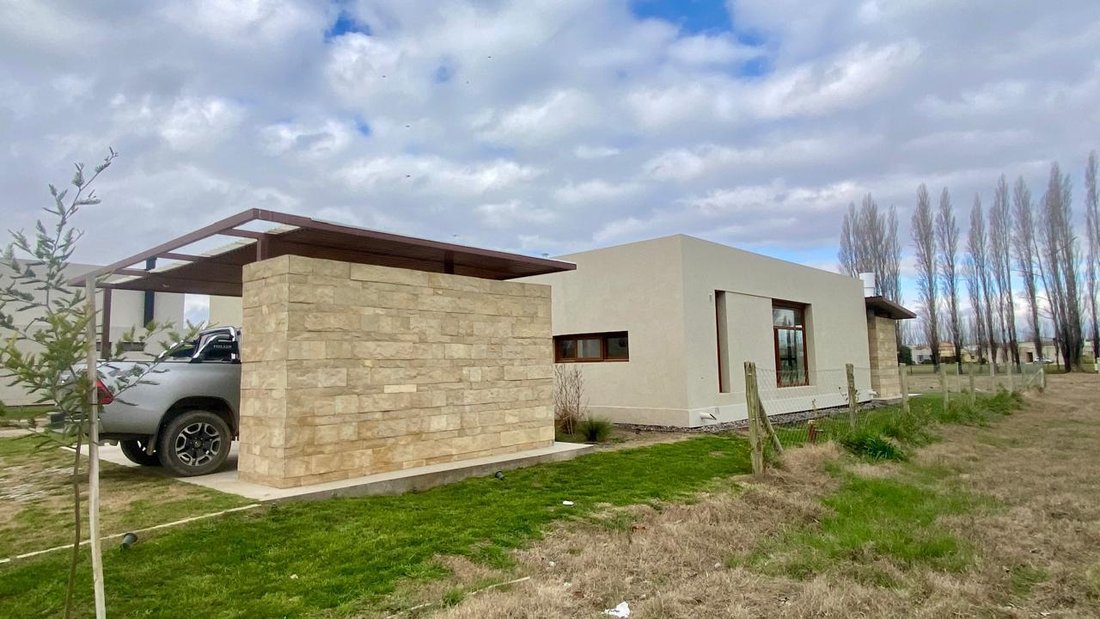 House in Neuquen, Neuquen, Argentina 4 - 18632813