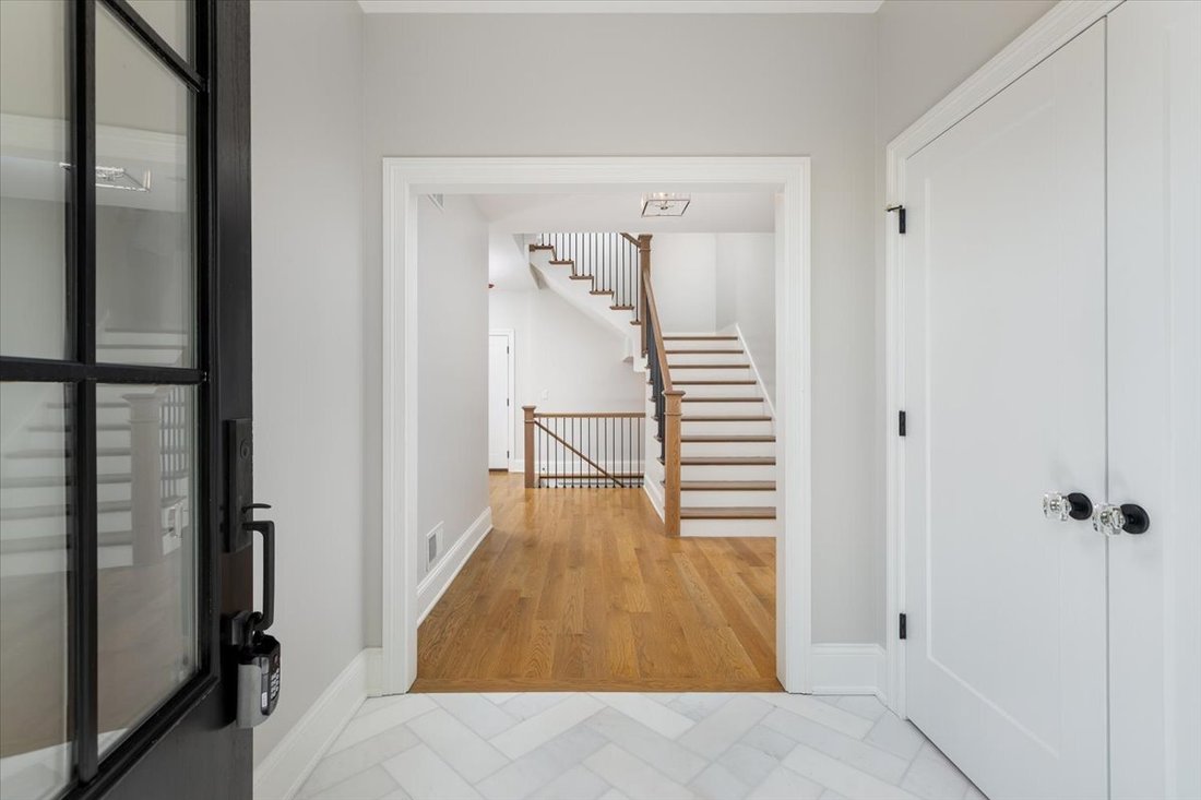 Condo in Naperville, Illinois, United States 3 - 18658689