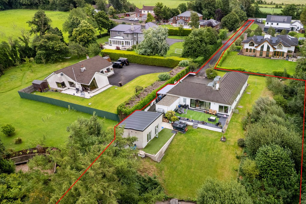 House in Causeway Coast and Glens District, Northern Ireland 2 - 18658804