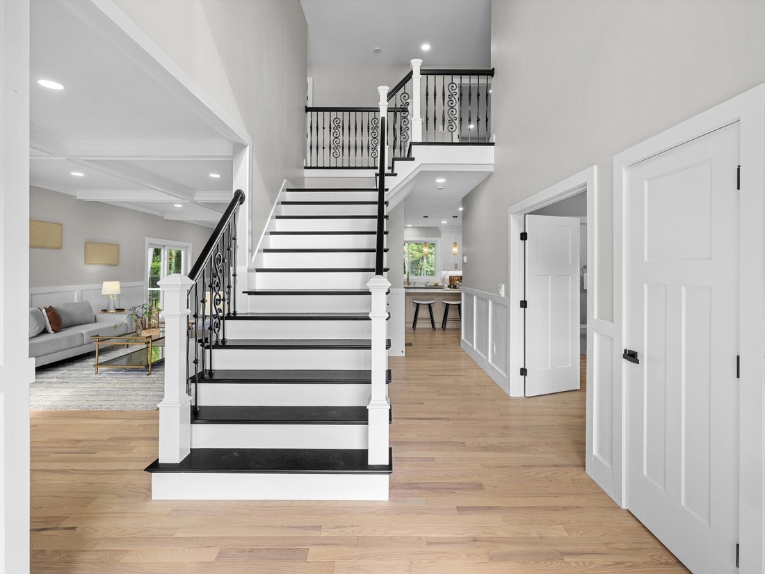 House in Shrewsbury, Massachusetts, United States 4 - 18658725