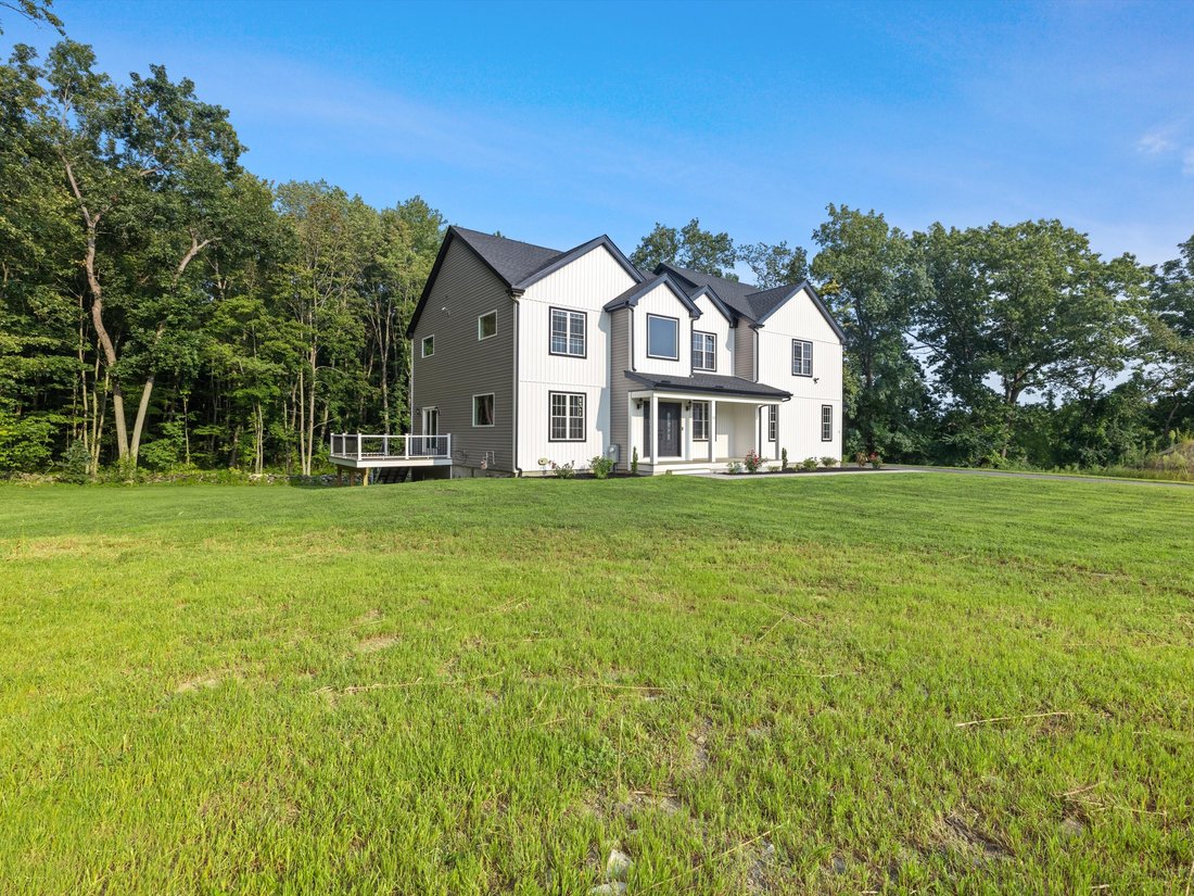 House in Shrewsbury, Massachusetts, United States 2 - 18658725