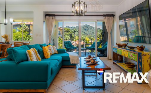 Condo in Playa Herradura, Puntarenas Province, Costa Rica 1