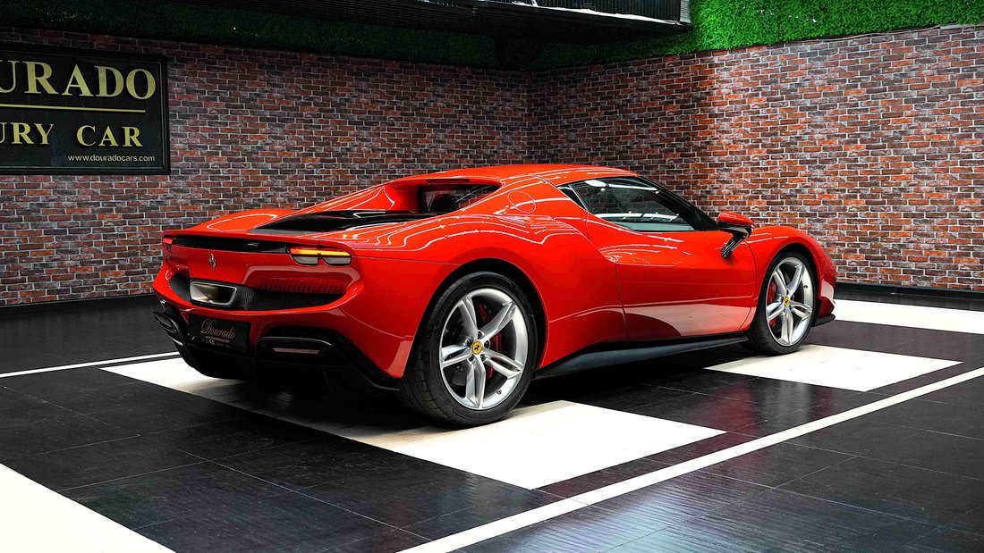 Coupe in Dubai, United Arab Emirates 5 - 18665316