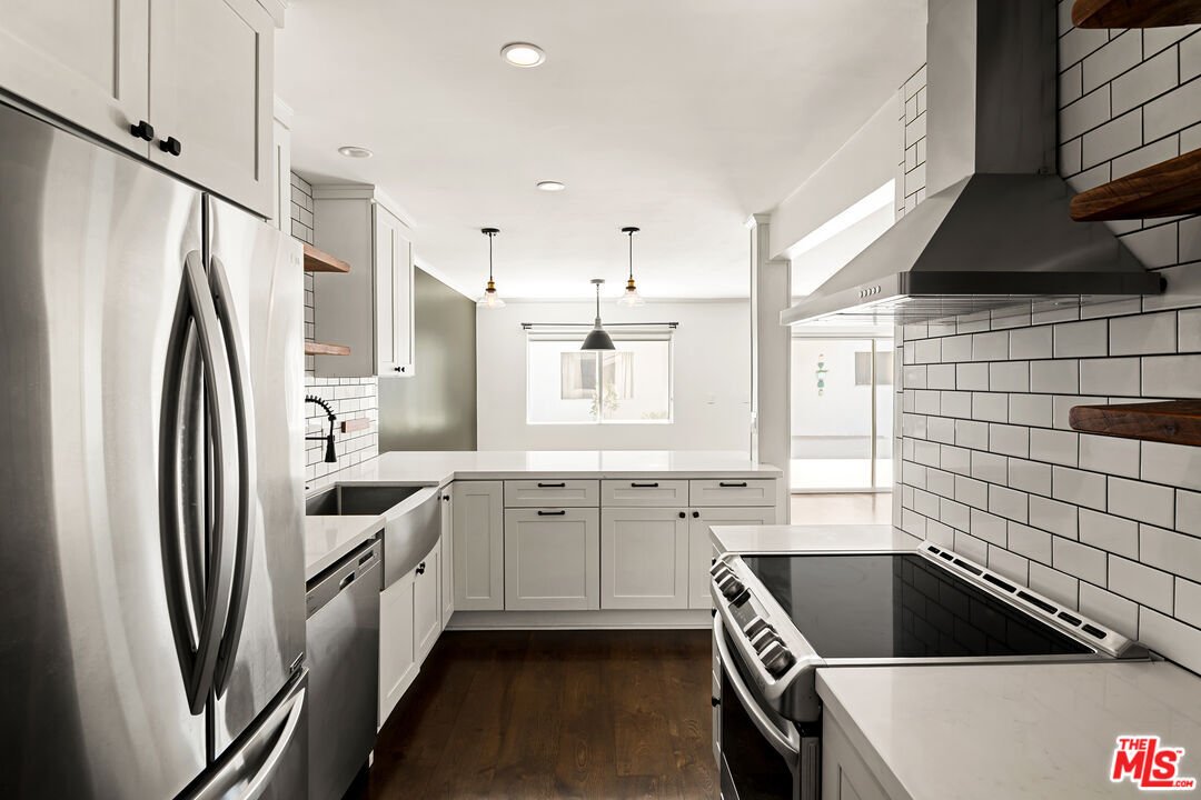West Hollywood, California, United States 4 - 18669528