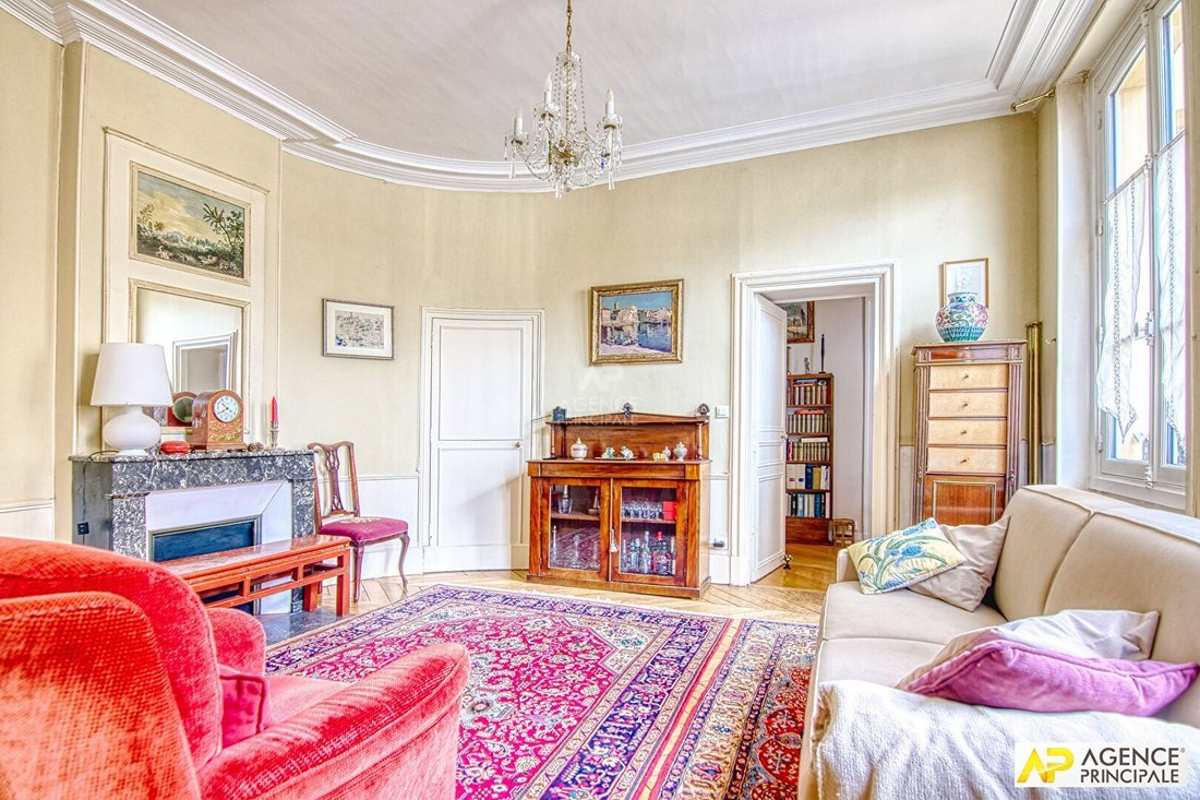 Apartment in Domaine National du Château, Versailles, France 1 - 18660260