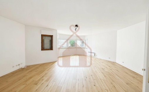 Apartment in Barnufles, Le Kremlin-Bicetre, France 1