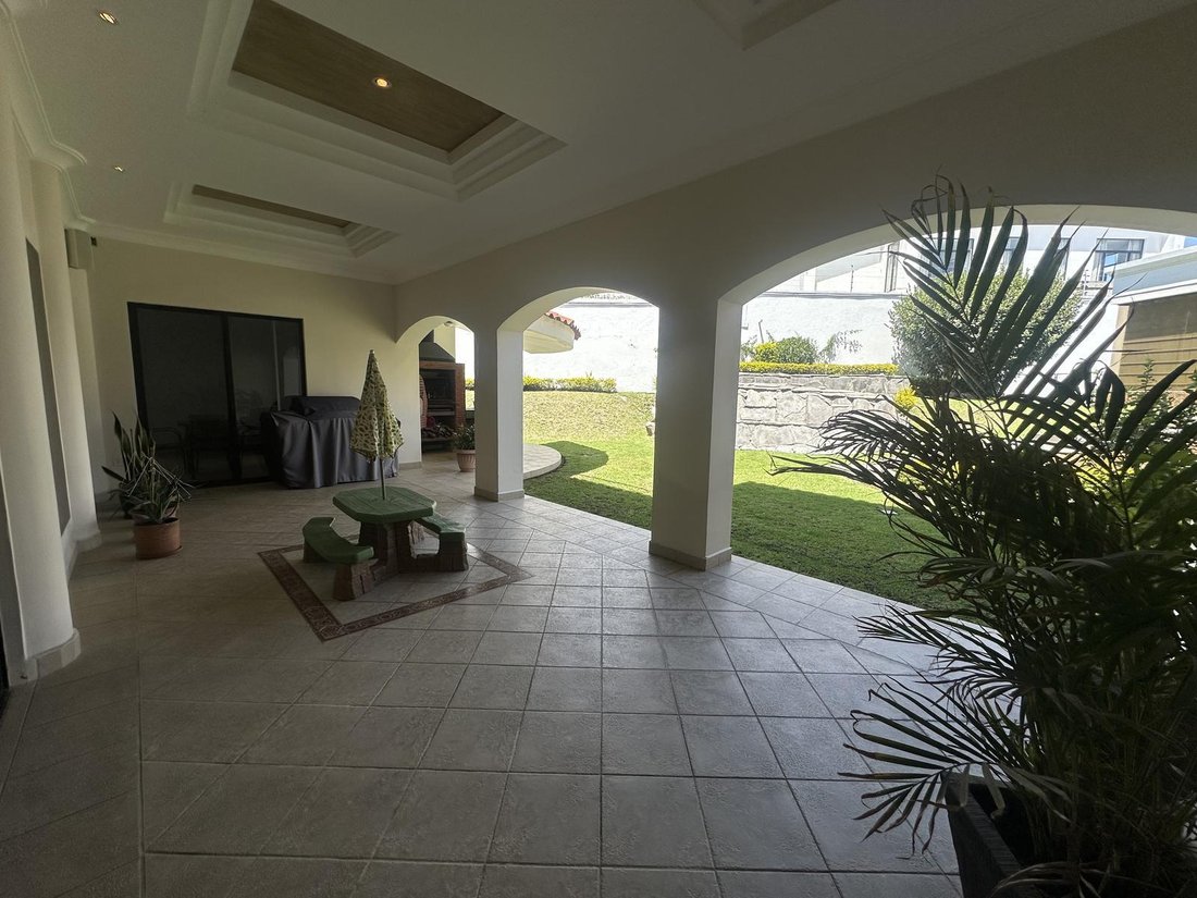 House in Quito, Pichincha, Ecuador 5 - 18661484