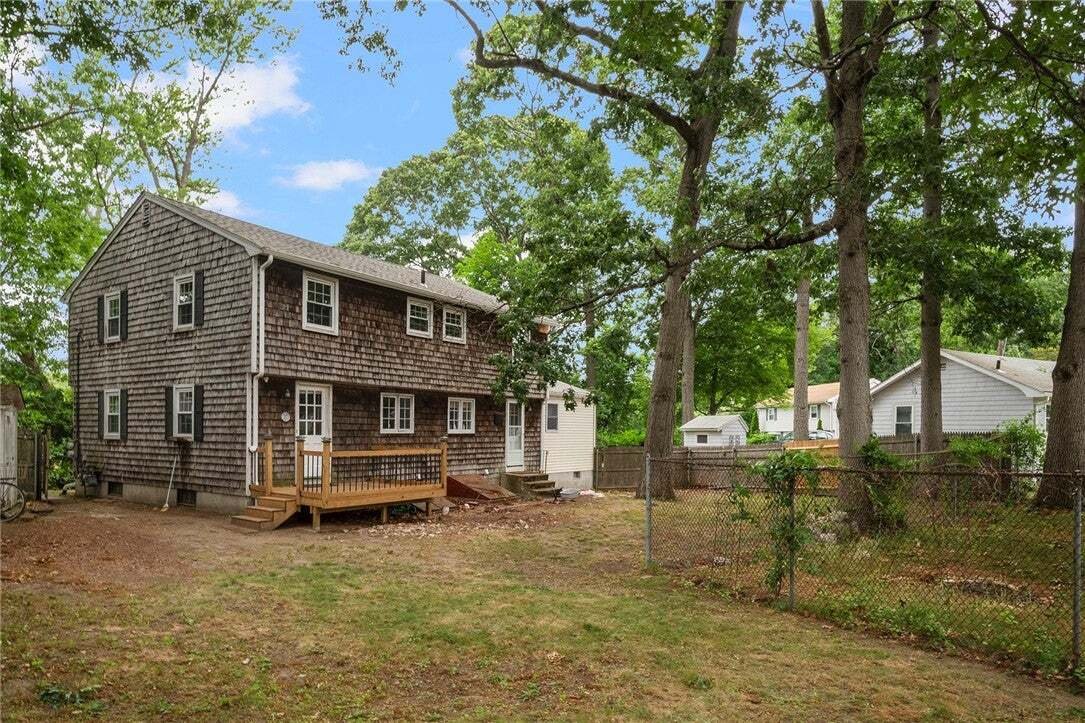 East Providence, Rhode Island, United States 5 - 18668993