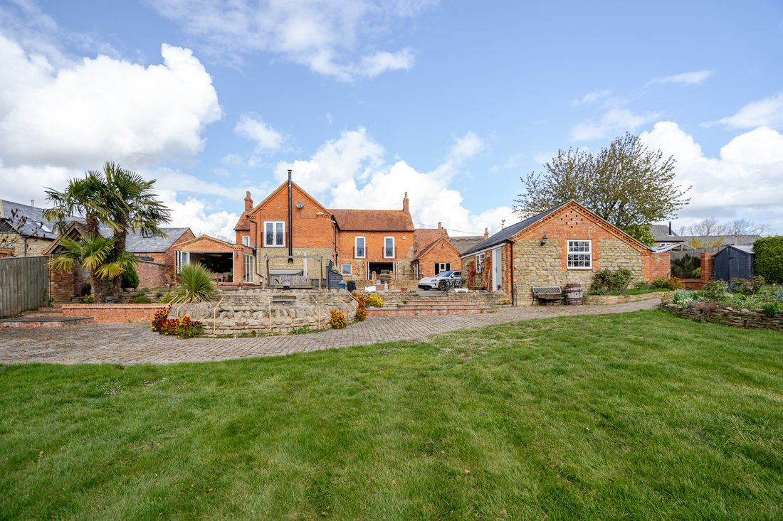 Country House in Calverton, Ravenshead, England 2 - 18659112