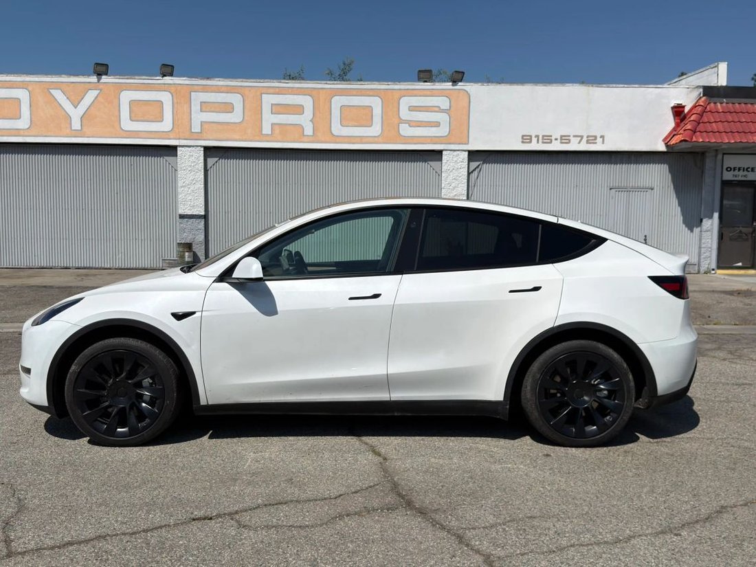 Suv in Azusa, CA, United States 3 - 18664970
