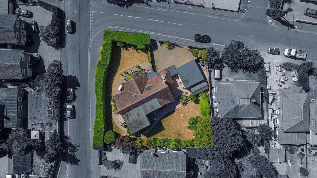 House in Haywards Heath, England 2 - 18660839